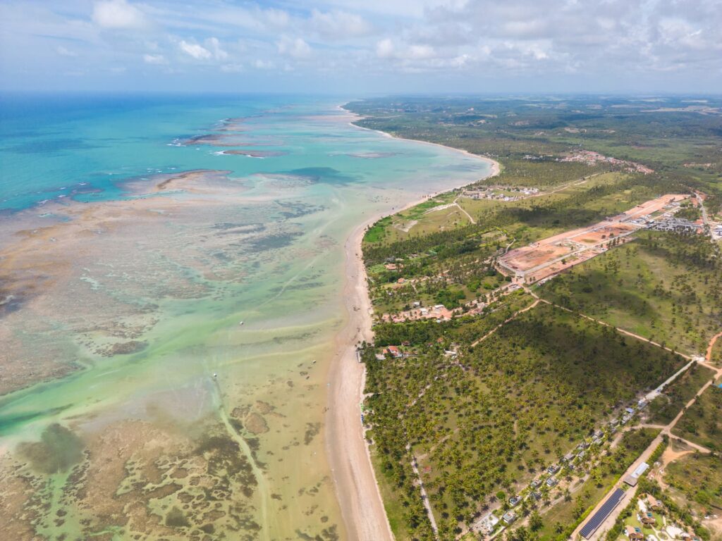 Mostrar um pouco da Praia do Patacho, na cidade de Porto De Pedras (AL). 