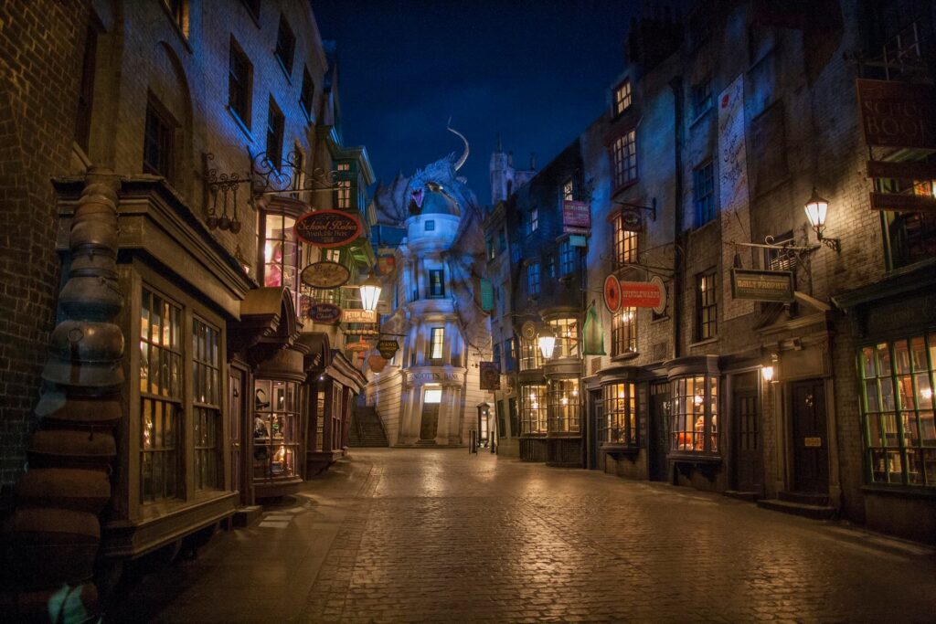 o-sonho-de-adultos-e-criancas-de-todas-as-idades-o-beco-diagonal-do-universo-de-harry-potter-e-uma-das-principais-atracoes-dos-parques-da-universal