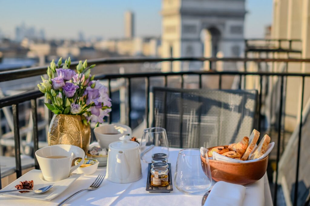 Grand Hôtel Champs-Elysées em Paris, opção luxuosa para quem viaja à França no fim de ano.