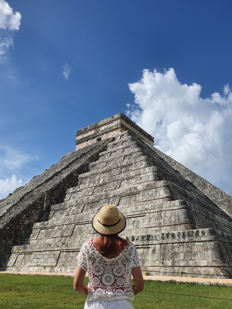 Pirâmide de Chichén Itzá na Península de Yucatán, destino histórico do México.