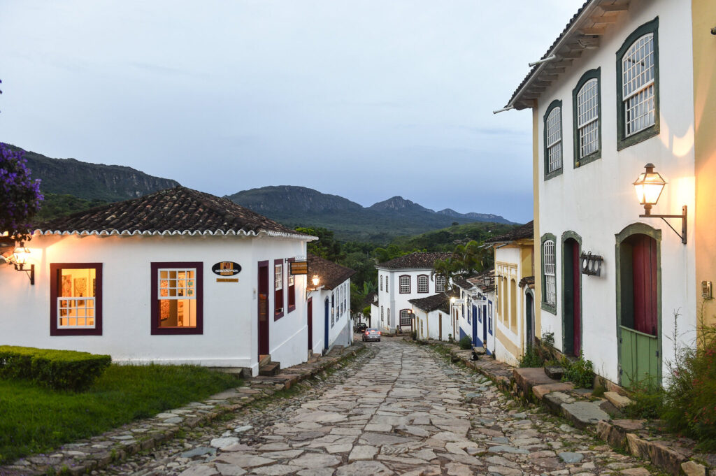 Cidade histórica de Tiradentes, em Minas Gerais, para férias rápidas