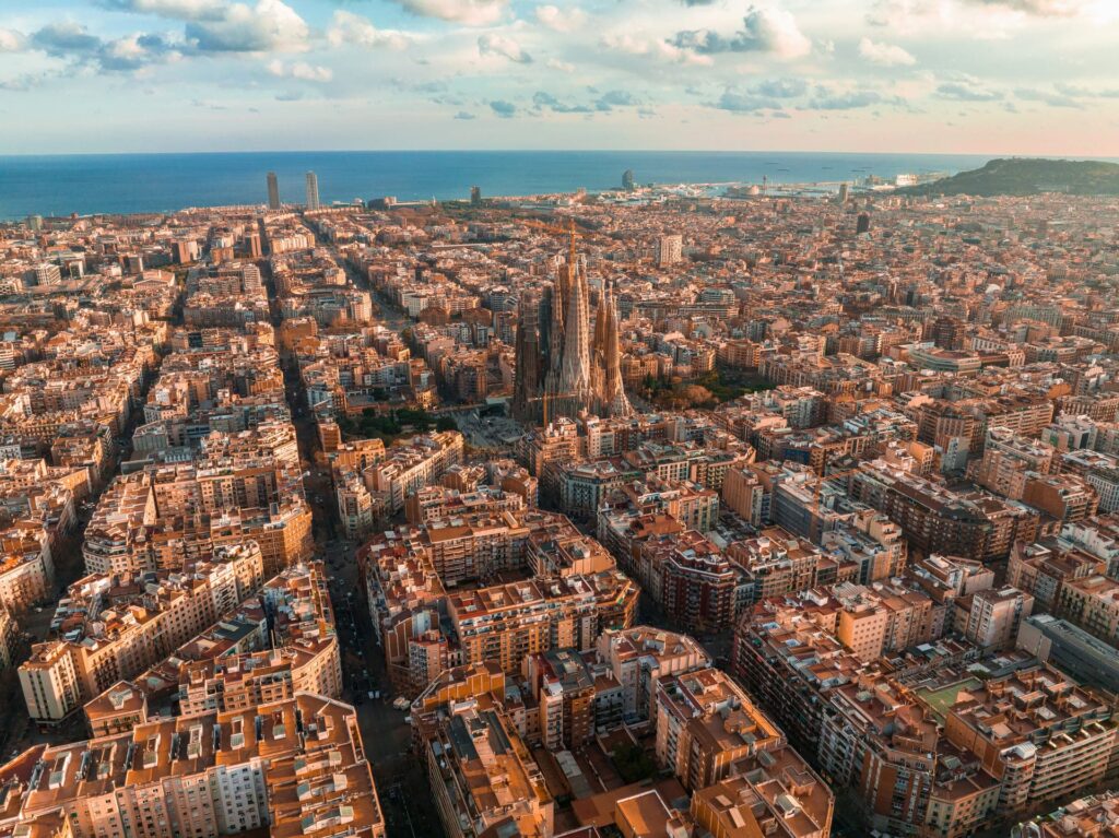 Vista aérea de Barcelona com destaque para a Sagrada Família