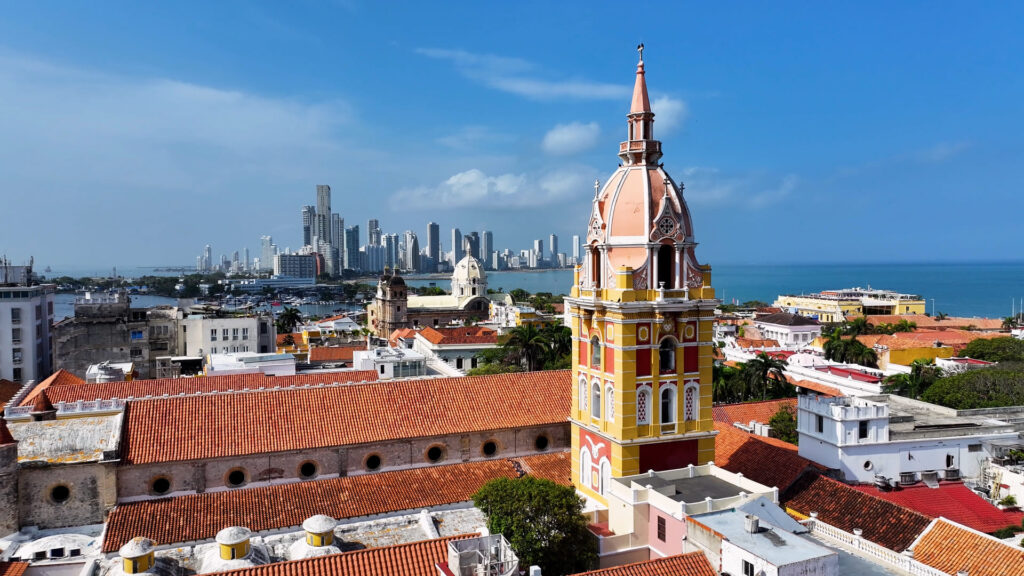Catedral histórica no centro de Cartagena, na Colômbia