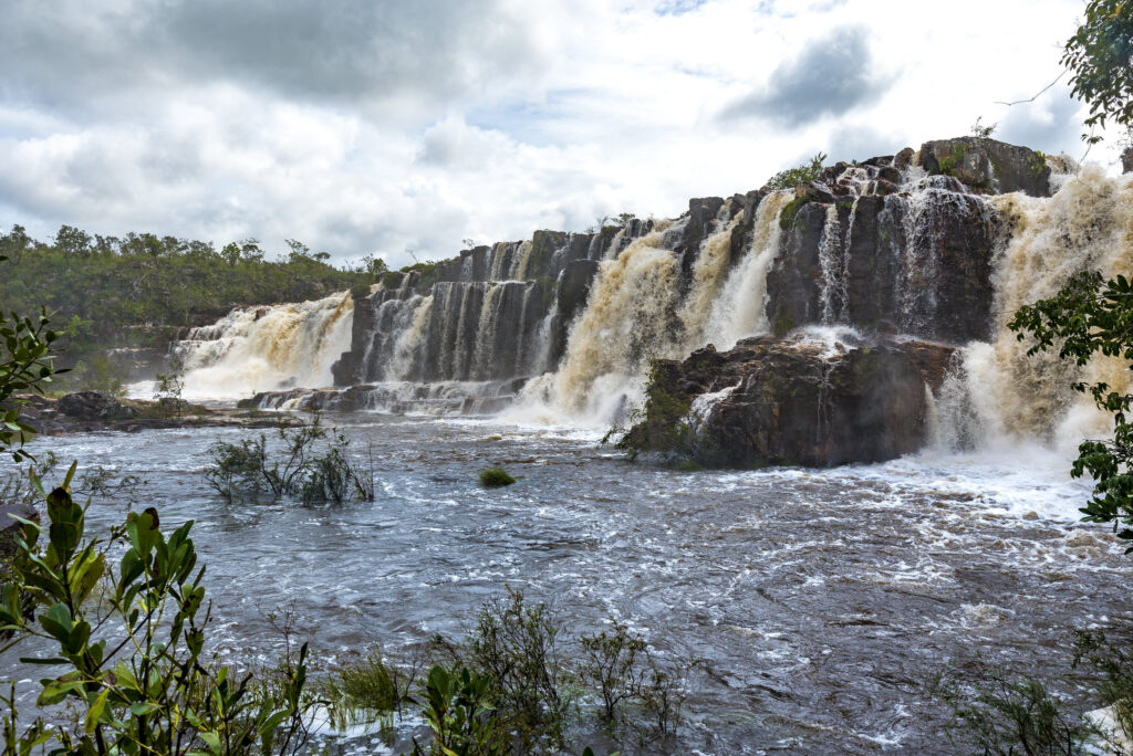Cachoeira na Chapada dos Veadeiros, destino de ecoturismo próximo a Brasília