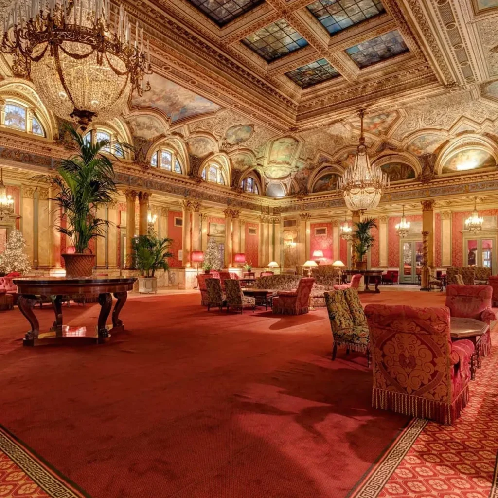 acomodação no Grand Hotel Plaza, opção central no seu guia Roma.